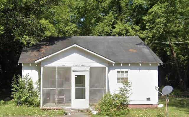 Image of an abandoned house